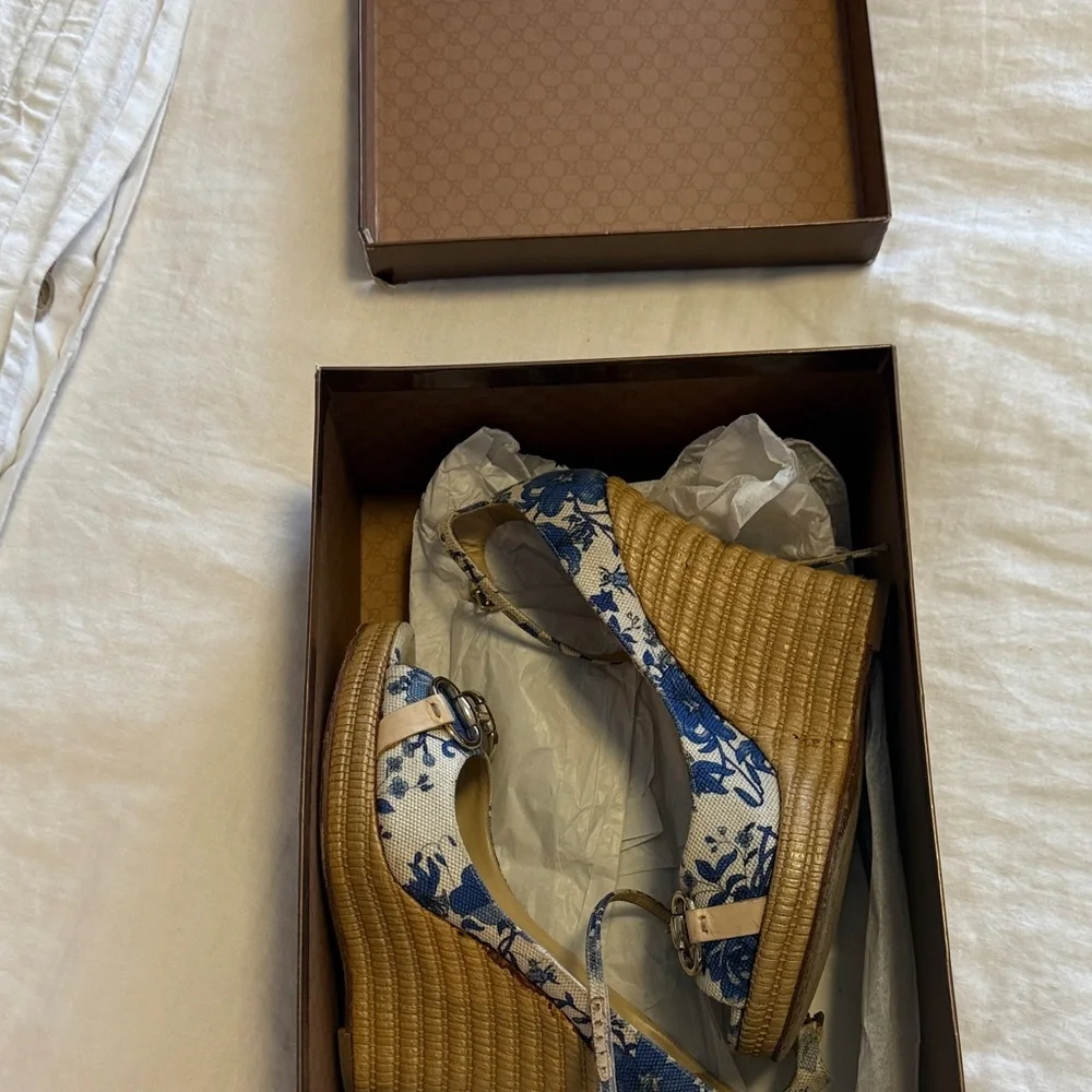 Vintage Gucci Blue Floral Espadrille Wedges - Picture 6 of 6
